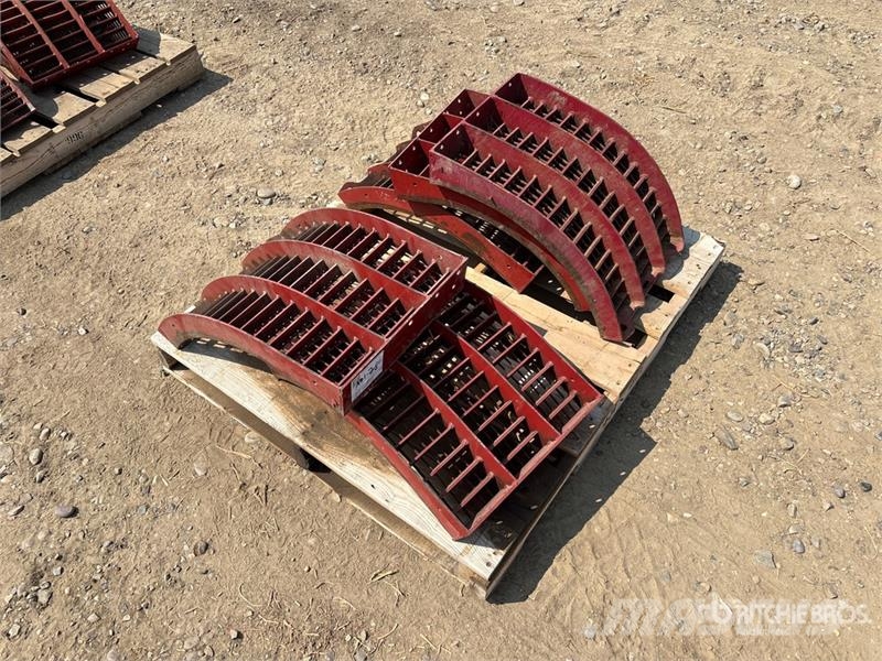 Quantity of (5) Combine Concave - Fits Case IH Com Sklízecí mlátičky
