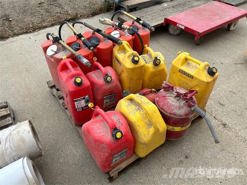  Quantity of (5) Drip Torches معدات البناء - غير ذلك