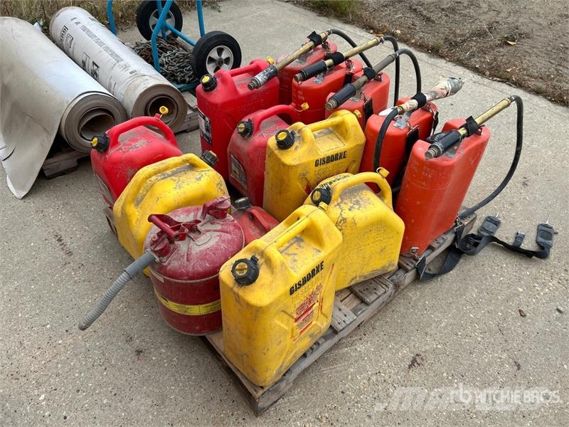  Quantity of (5) Drip Torches معدات البناء - غير ذلك