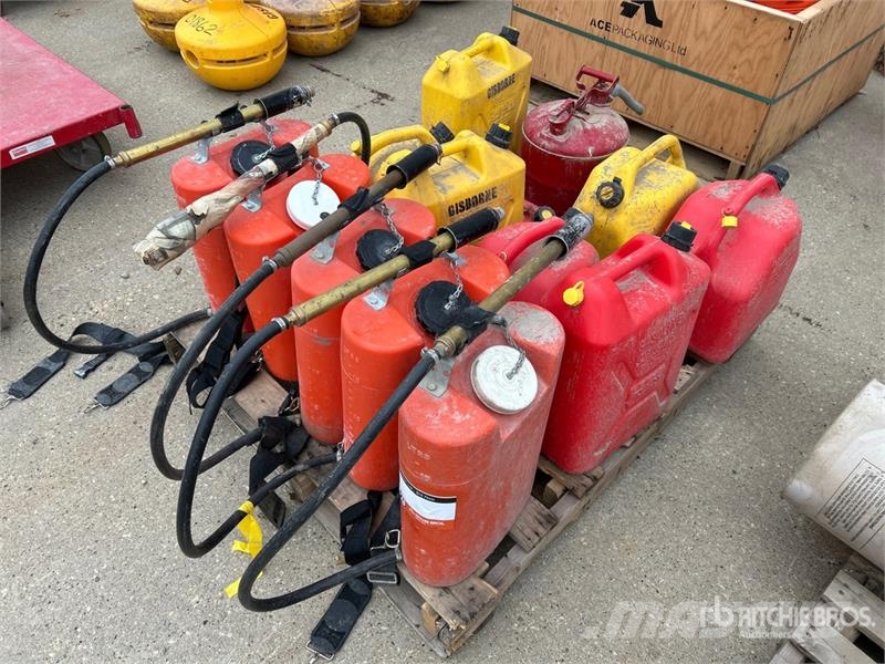  Quantity of (5) Drip Torches معدات البناء - غير ذلك