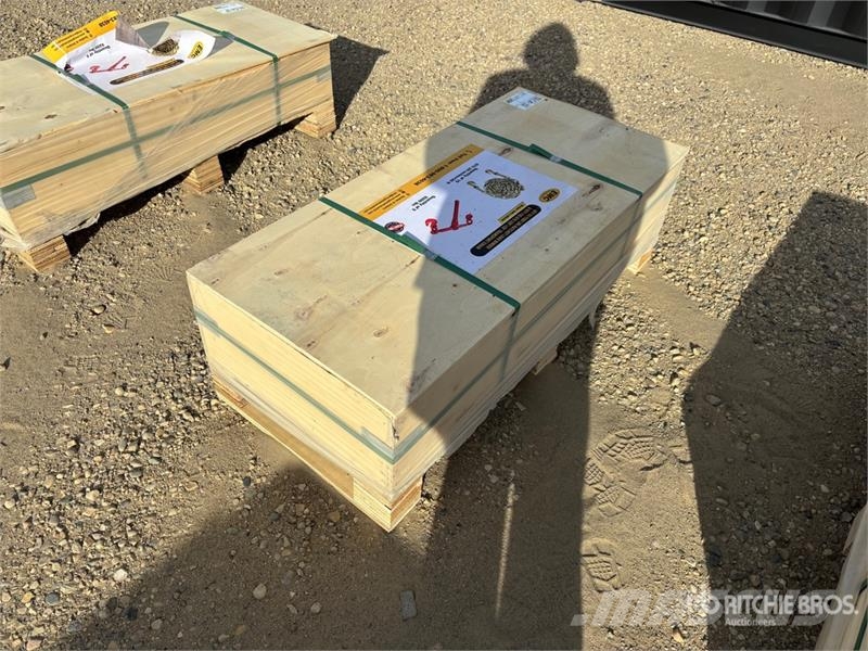 Quantity of (5) EMC LB9200 Ratchet Binders & (10) Otros componentes