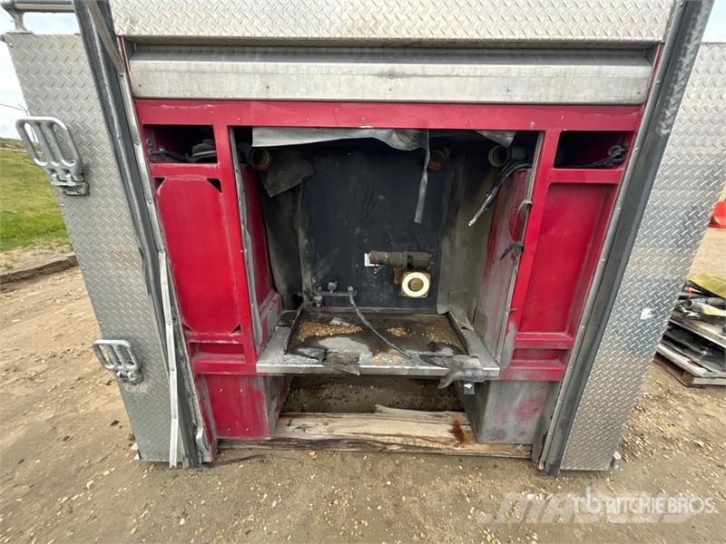 Quantity of (5) Fire Truck Parts Drugi deli