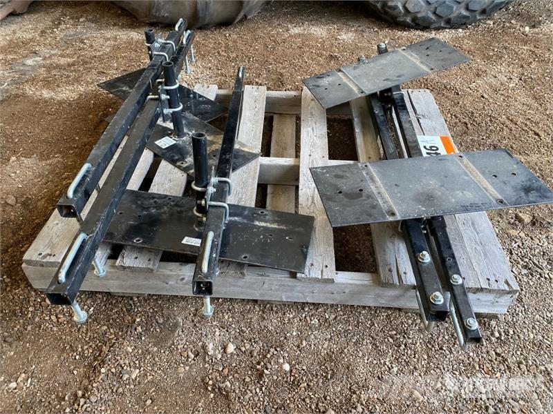 Quantity of (5) GGF-8126 Fan Stand Naprave za predelavo in shranjevanje žetve - Ostalo