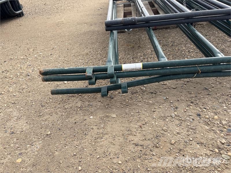 Quantity of (5) Hi-Hog Livestock Panel Other livestock machinery and accessories