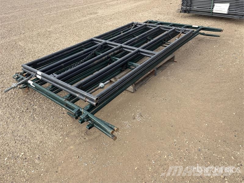 Quantity of (5) Hi-Hog Livestock Panel Other livestock machinery and accessories