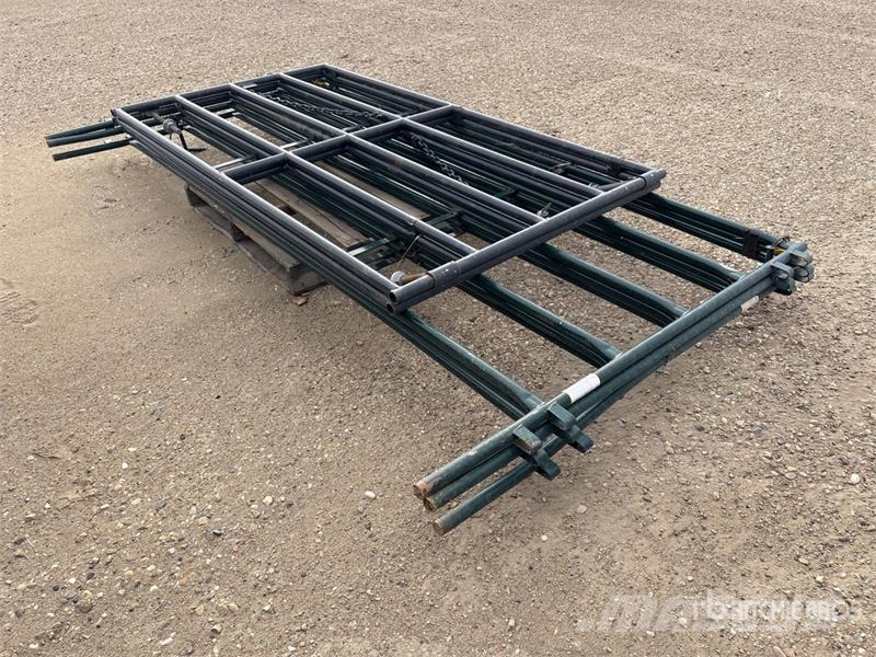 Quantity of (5) Hi-Hog Livestock Panel Other livestock machinery and accessories