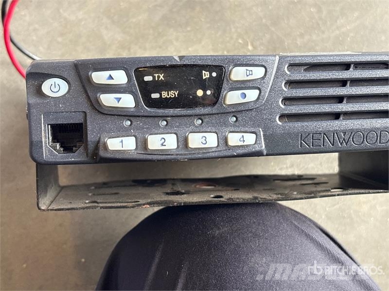 Quantity of (5) Kenwood TK7102 VHF 50 Watt Truck R Ďalšie komponenty