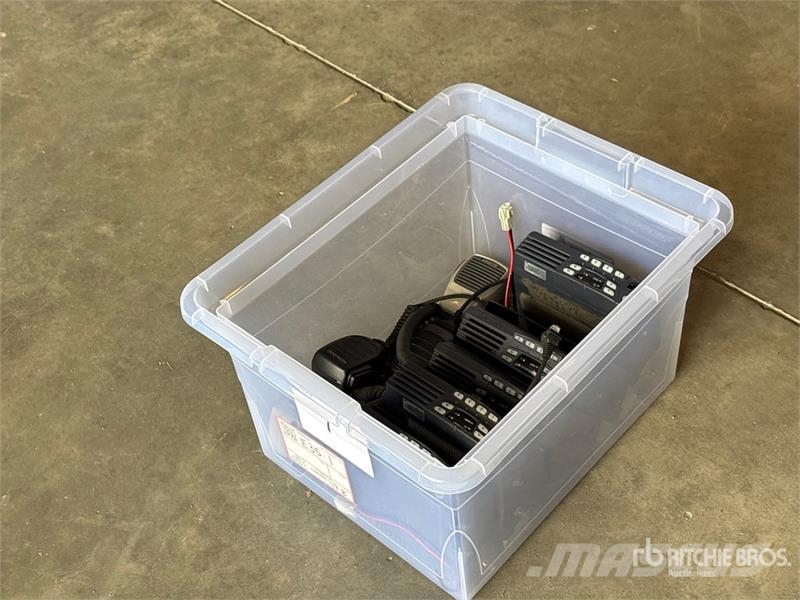Quantity of (5) Kenwood TK7102 VHF 50 Watt Truck R Ďalšie komponenty