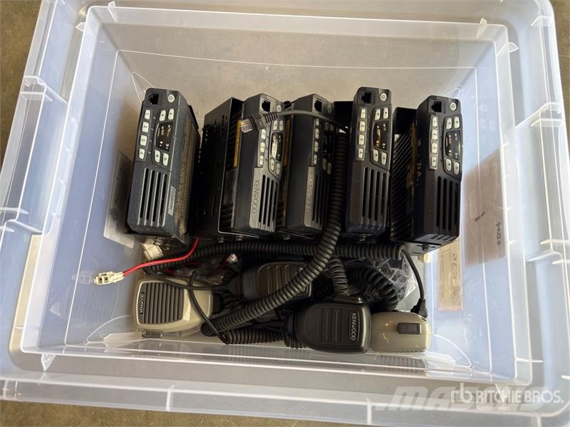 Quantity of (5) Kenwood TK7102 VHF 50 Watt Truck R Ďalšie komponenty