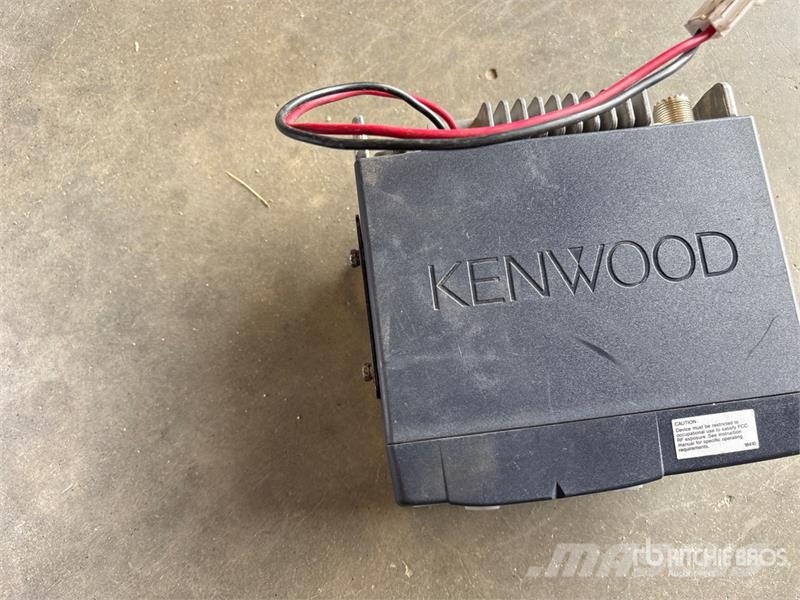 Quantity of (5) Kenwood TK7102 VHF 50 Watt Truck R Ďalšie komponenty