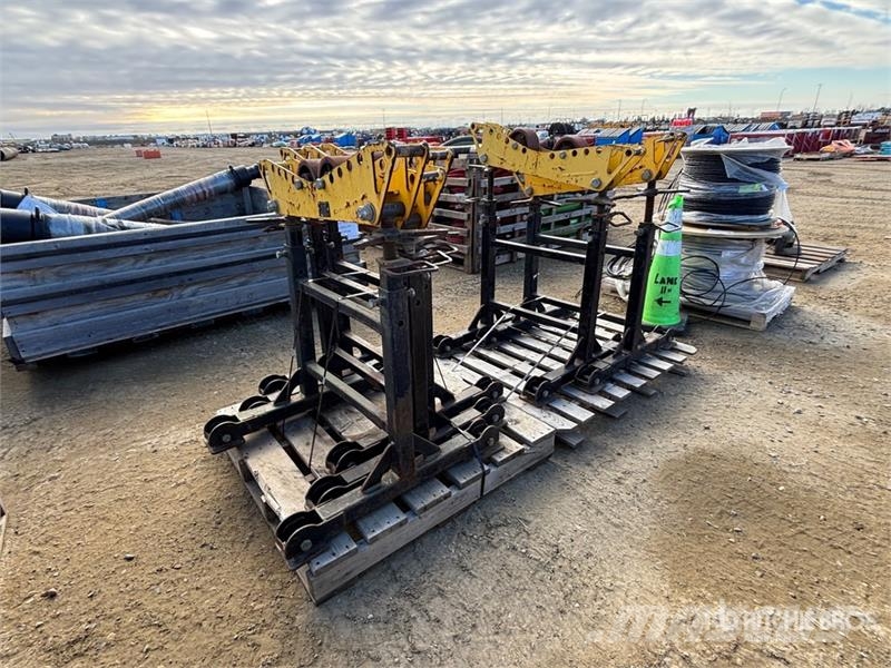  Quantity of (5) L J Welding Pipe Rollers معدات البناء - غير ذلك