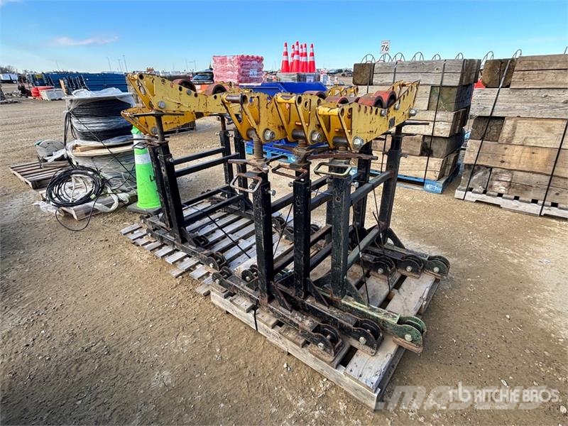 Quantity of (5) L J Welding Pipe Rollers معدات البناء - غير ذلك