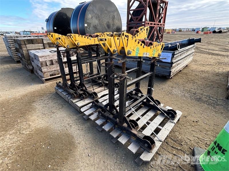  Quantity of (5) L J Welding Pipe Rollers معدات البناء - غير ذلك