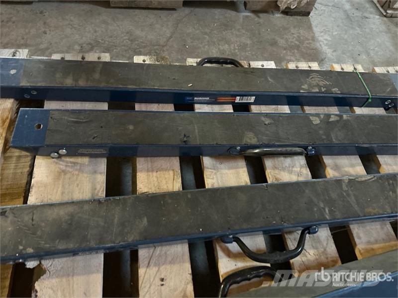 Quantity of (5) MasterCraft Folding Saw-Horse Stan Drugi deli