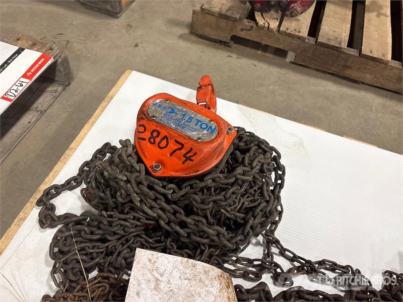 Quantity of (5) Miscellaneous Chain Hoists مكونات أخرى