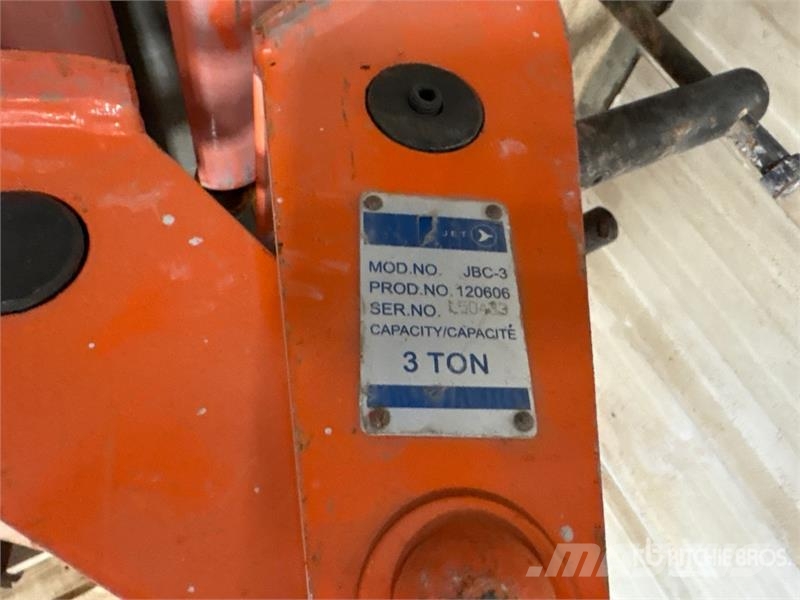 Quantity of (5) Miscellaneous Beam Clamps Rigging أجزاء ومعدات رافعات