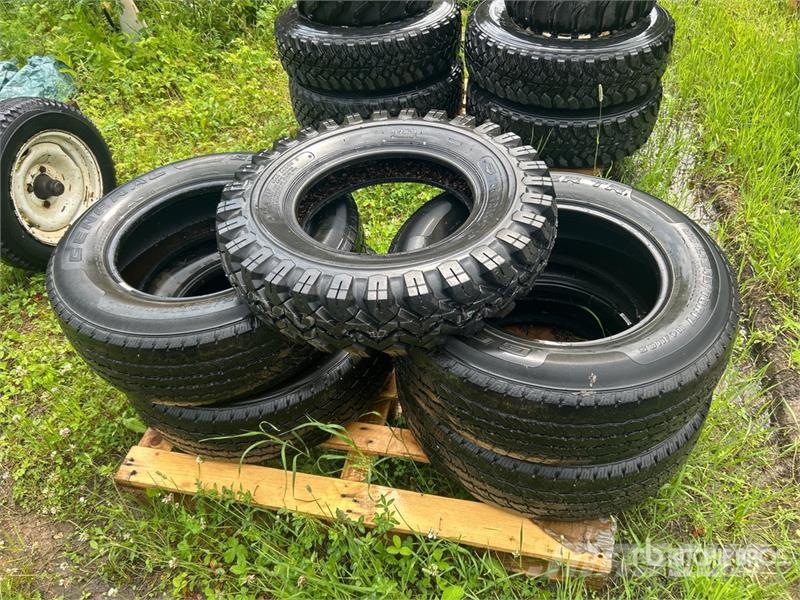 Quantity of (5) Mixed Tires Tyres, wheels and rims