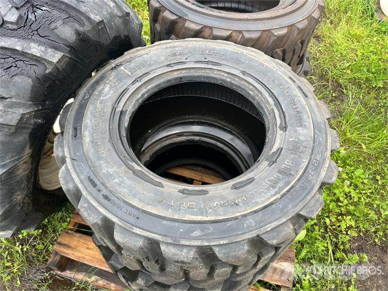  Quantity of (5) Mixed Tires Opony, koła i felgi