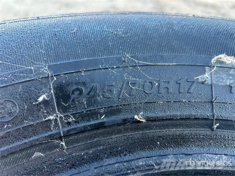 Quantity of (5) Mixed Tires Шины и колёса