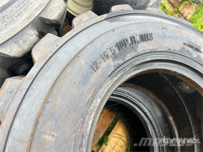  Quantity of (5) Mixed Tires Opony, koła i felgi