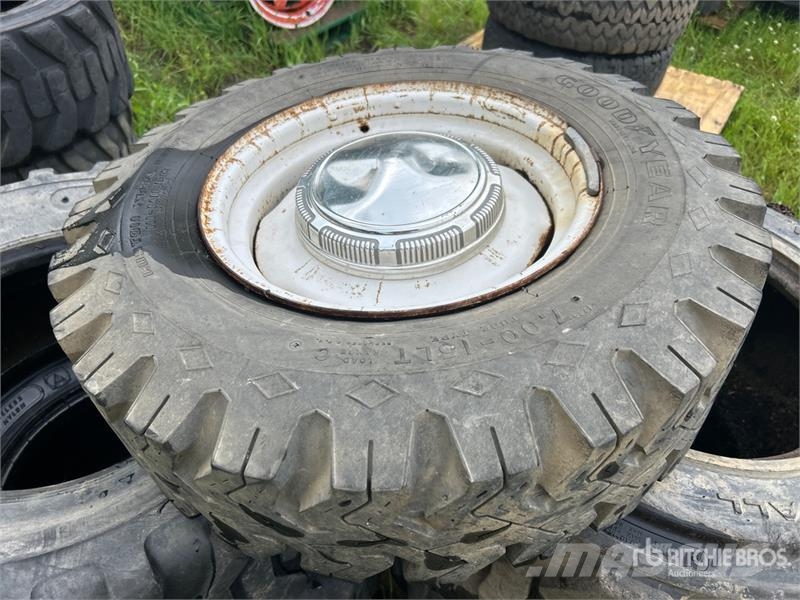 Quantity of (5) Mixed Tires Tyres, wheels and rims
