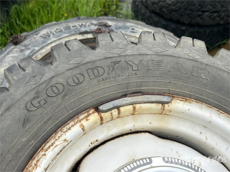 Quantity of (5) Mixed Tires Tyres, wheels and rims