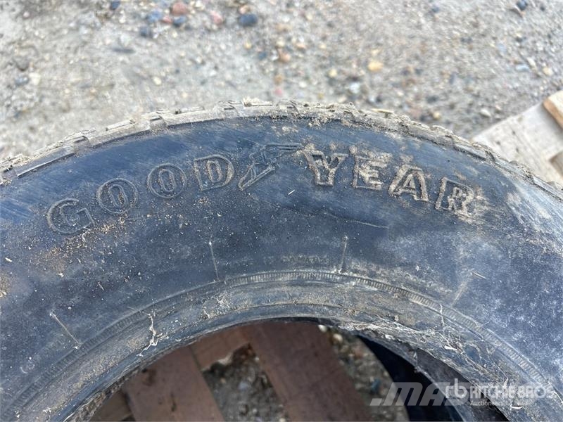 Quantity of (5) Mixed Tires Шины и колёса
