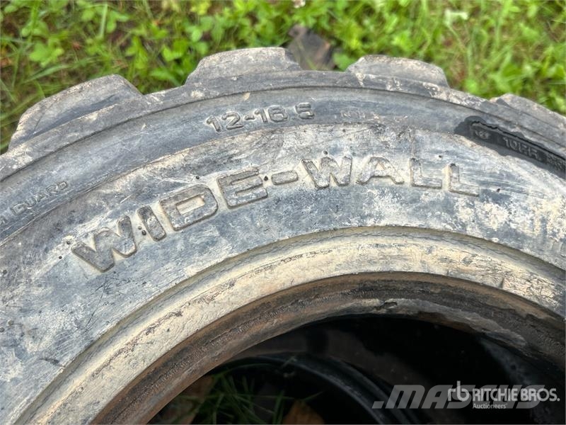 Quantity of (5) Mixed Tires Tyres, wheels and rims