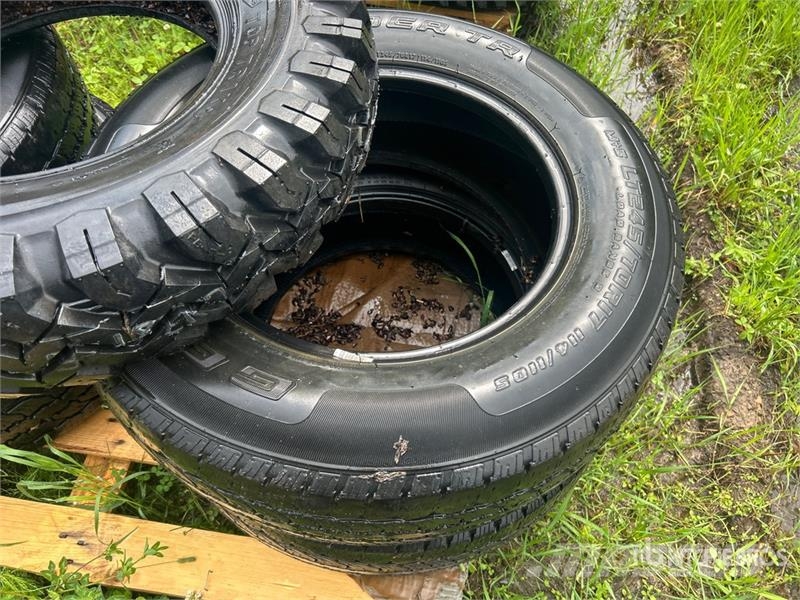 Quantity of (5) Mixed Tires Tyres, wheels and rims