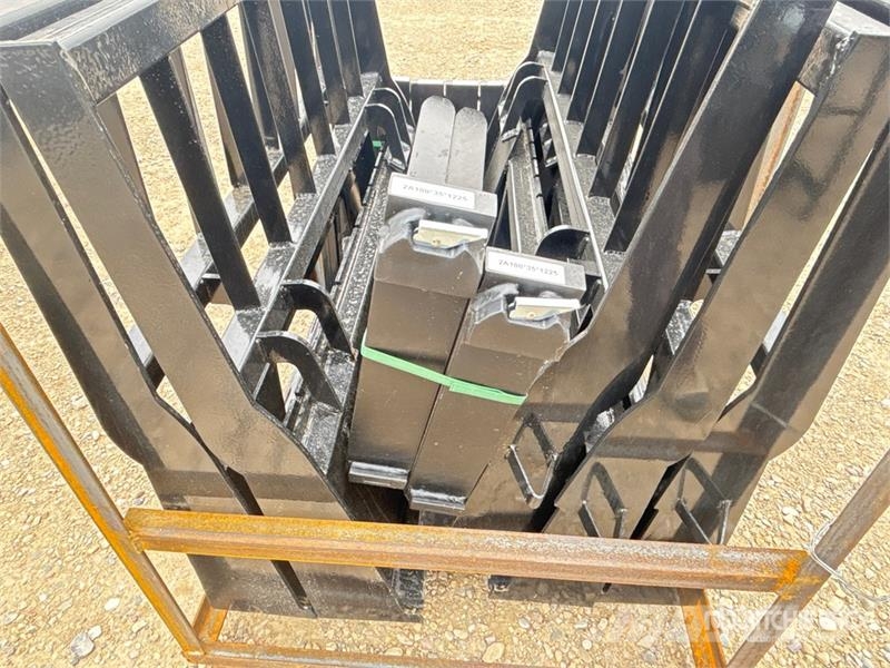 Quantity of (5) Mower King SA-100 48 in Skid Stee Vidlica