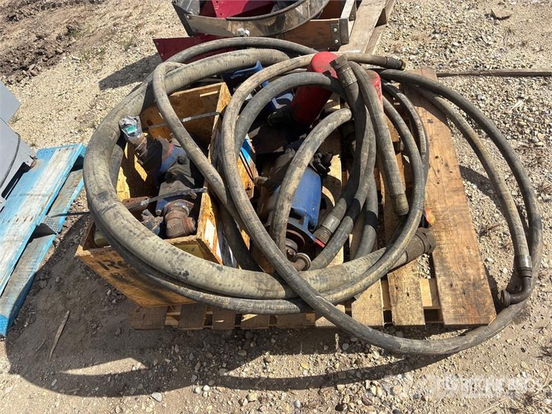  Quantity of (5) Pallets of Truck Parts Коммерческий транспорт - Другие