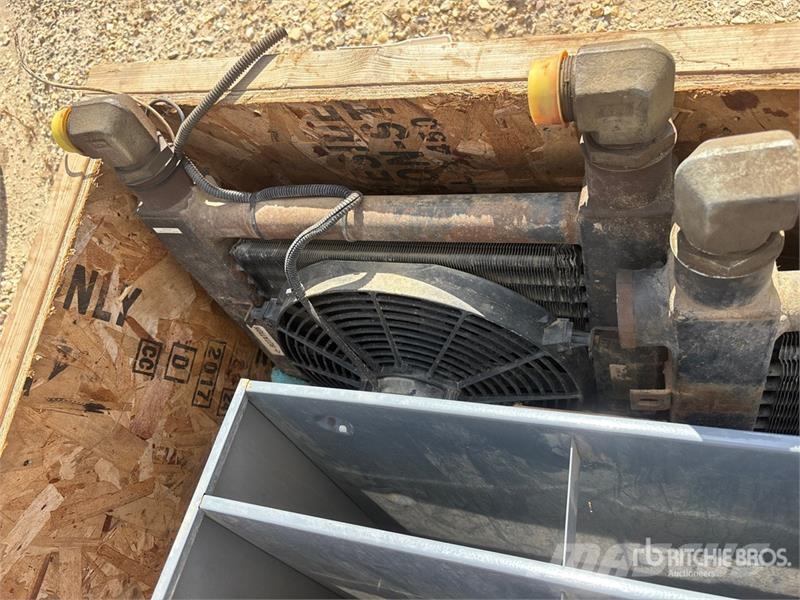  Quantity of (5) Pallets of Truck Parts Коммерческий транспорт - Другие