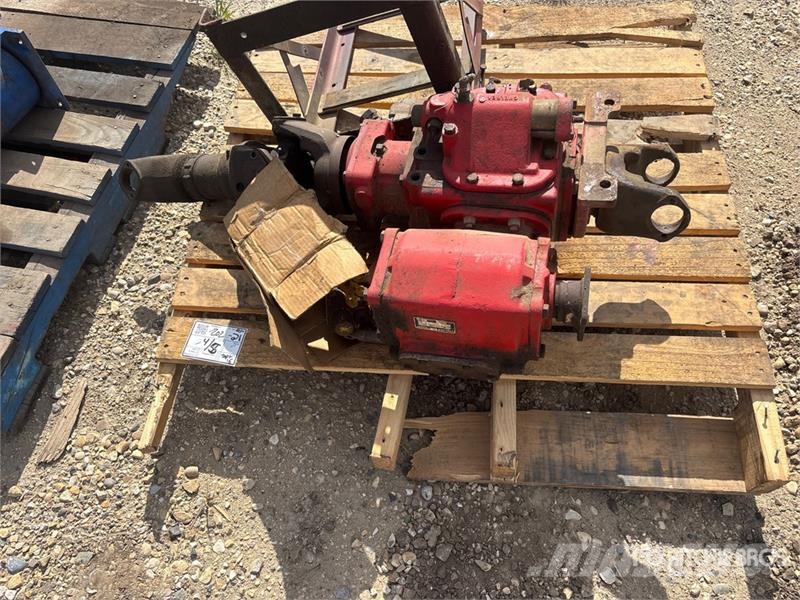  Quantity of (5) Pallets of Truck Parts Коммерческий транспорт - Другие