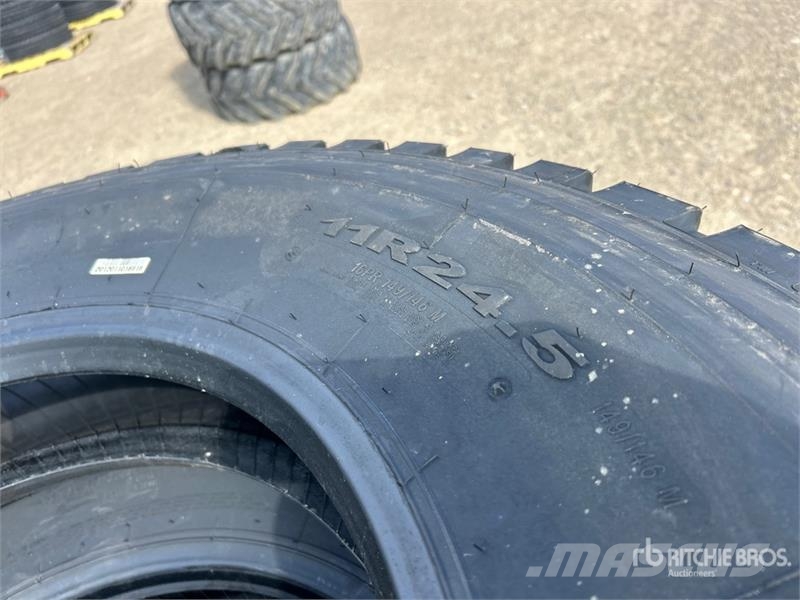 Quantity of (5) Taitong 11R24.5 Tires (Unused) Gumiabroncsok, kerekek és felnik