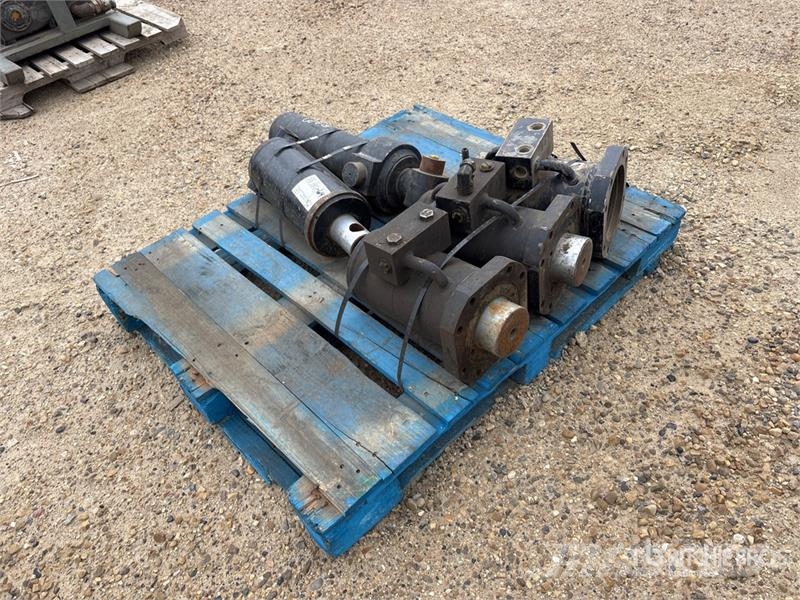  Quantity of (5) Vermeer 220 Wrench Cylinder Rams Ďalšie komponenty