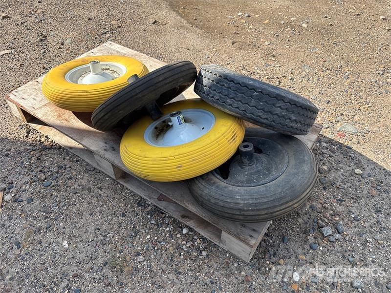 Quantity of (5) Wagon Tires Ďalšie komponenty