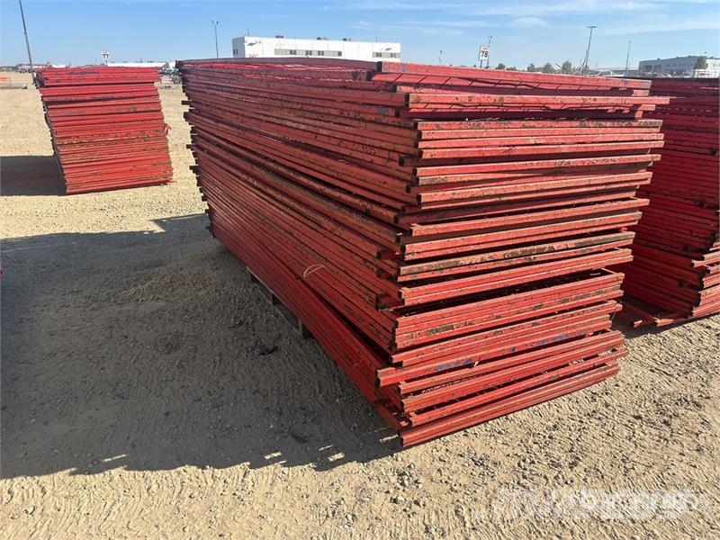 Quantity of (50) 10 ft x 4 ft Site Fence Drugi deli