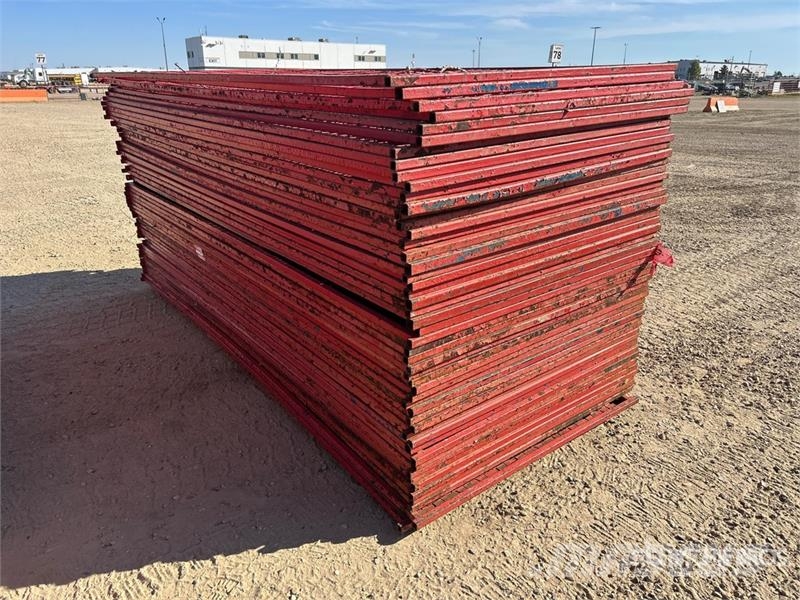 Quantity of (50) 10 ft x 4 ft Temporary Site Fence Drugi deli