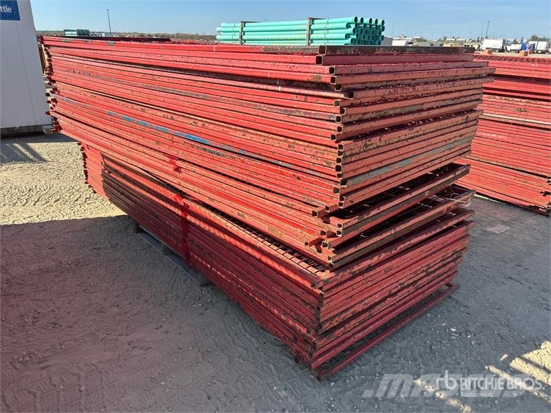 Quantity of (50) 10 ft x 4 ft Temporary Site Fence Drugi deli