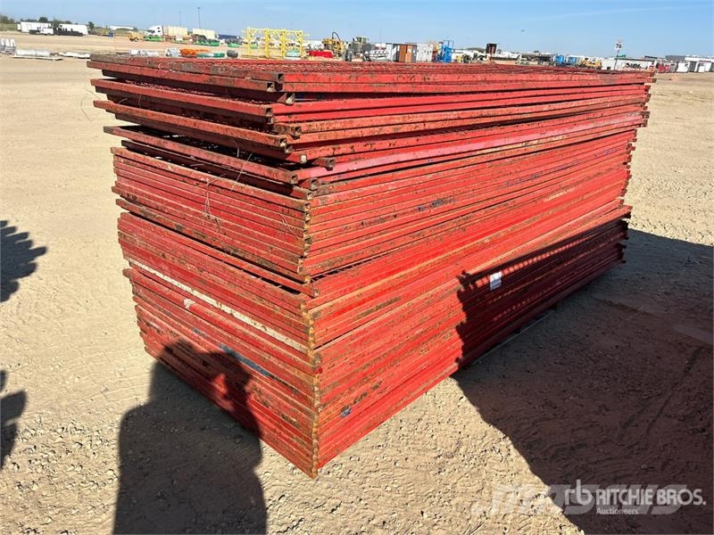 Quantity of (50) 10 ft x 4 ft Site Fence Drugi deli