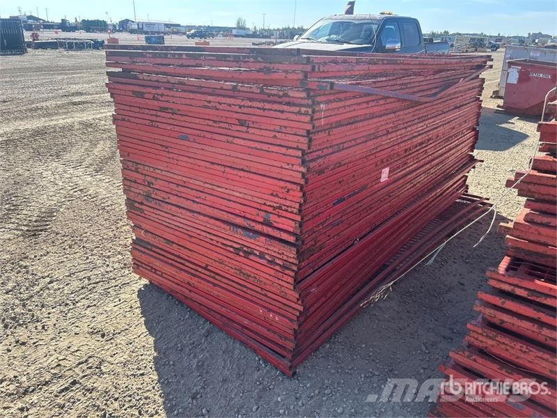 Quantity of (50) 10 ft x 4 ft Temporary Site Fence Drugi deli