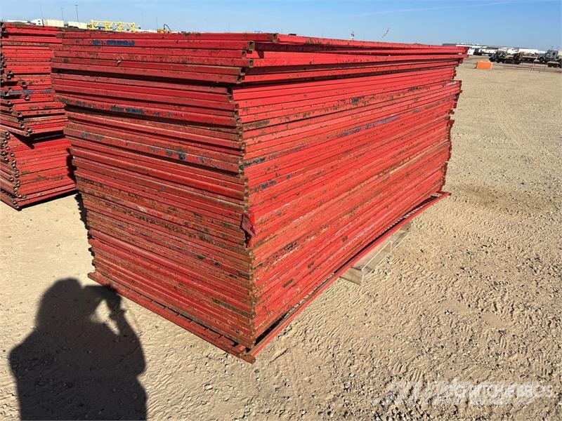 Quantity of (50) 10 ft x 4 ft Temporary Site Fence Drugi deli