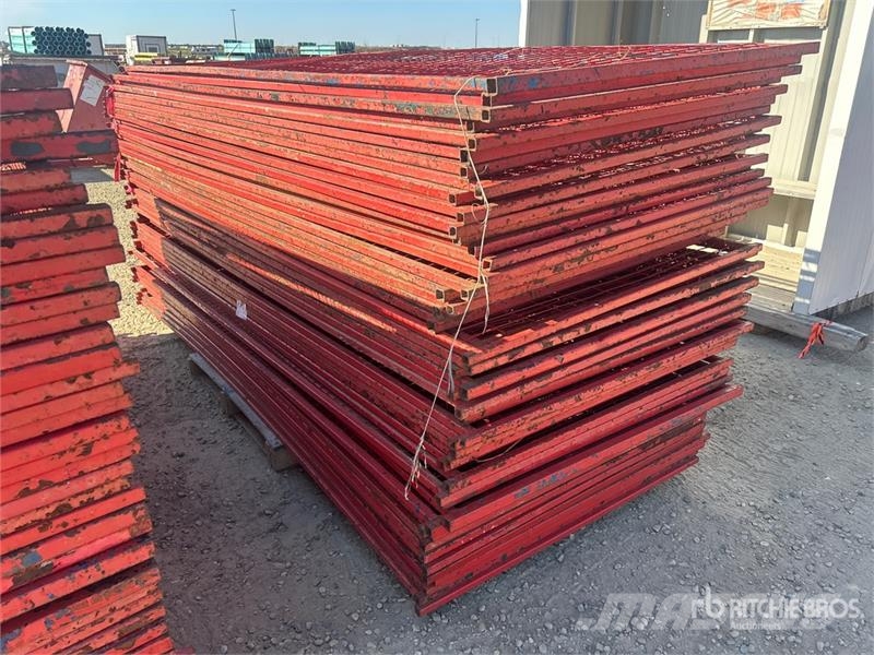 Quantity of (50) 10 ft x 4 ft Site Fence Drugi deli
