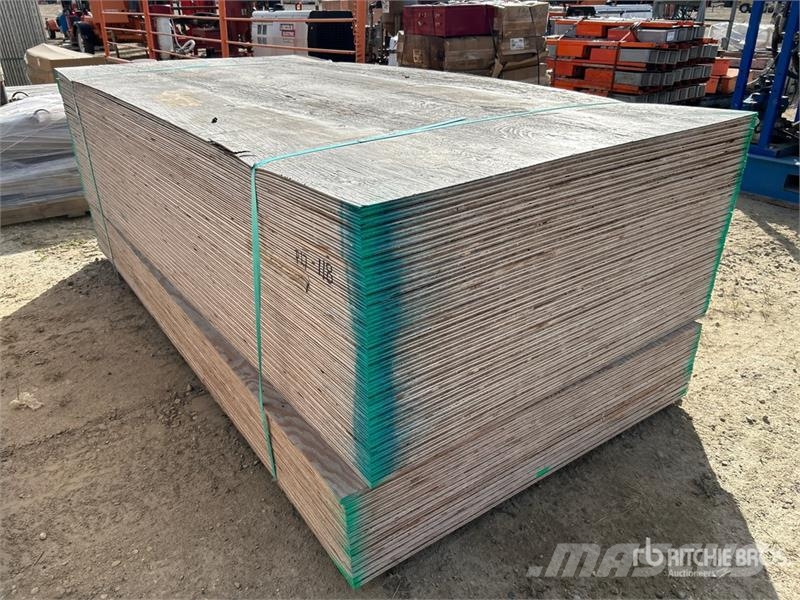 Quantity of (50) 4 ft x 8 ft x 5/8 in DFP Plywood Andre komponenter