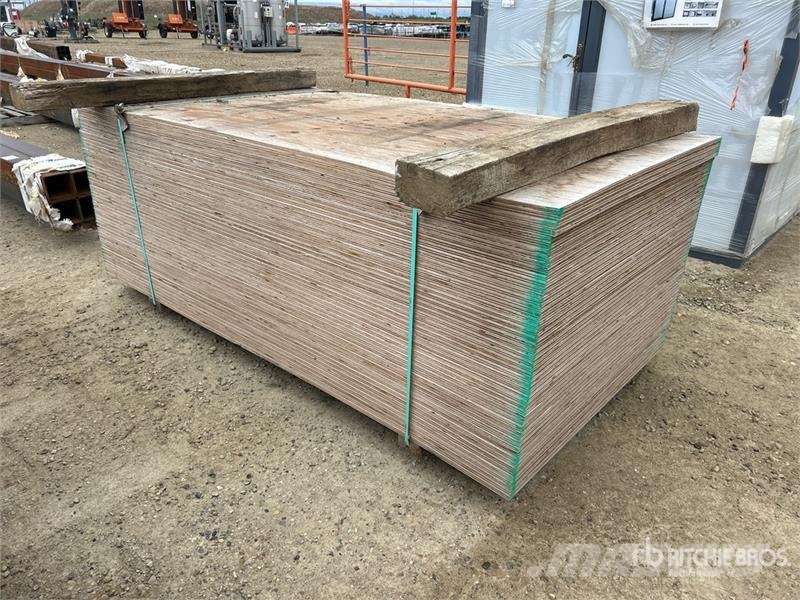 Quantity of (50) 4 ft x 8 ft 5/8 DFP Plywood Plywo Inne akcesoria