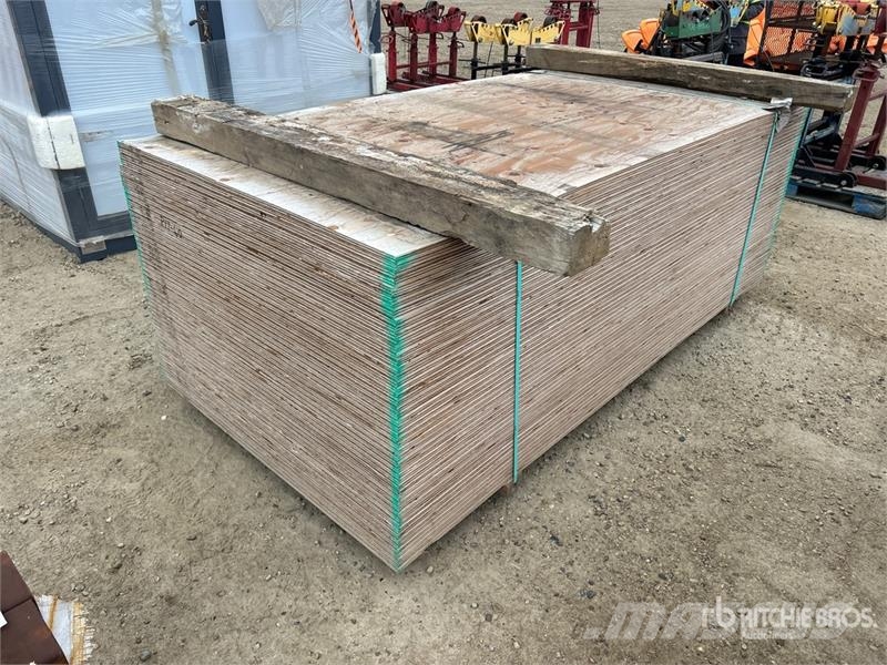 Quantity of (50) 4 ft x 8 ft 5/8 DFP Plywood Plywo Inne akcesoria