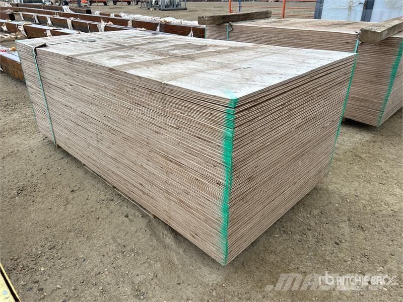 Quantity of (50) 4 ft x 8 ft 5/8 DFP Plywood (Unus Inne akcesoria
