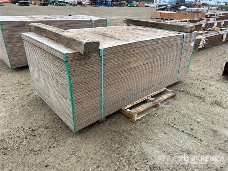 Quantity of (50) 4 ft x 8 ft 5/8 DFP Plywood Plywo Inne akcesoria
