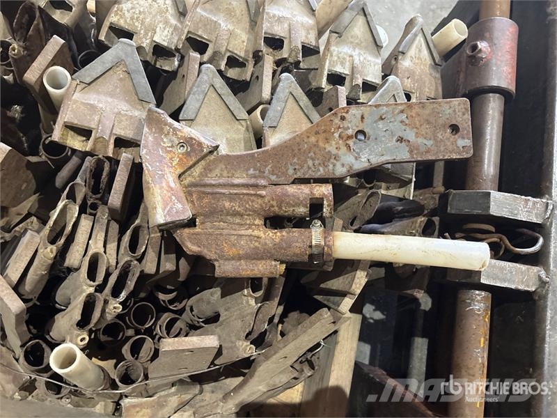  Quantity of (50) 4 in Paired Row Drill Openers Lauksaimniecība- Citi