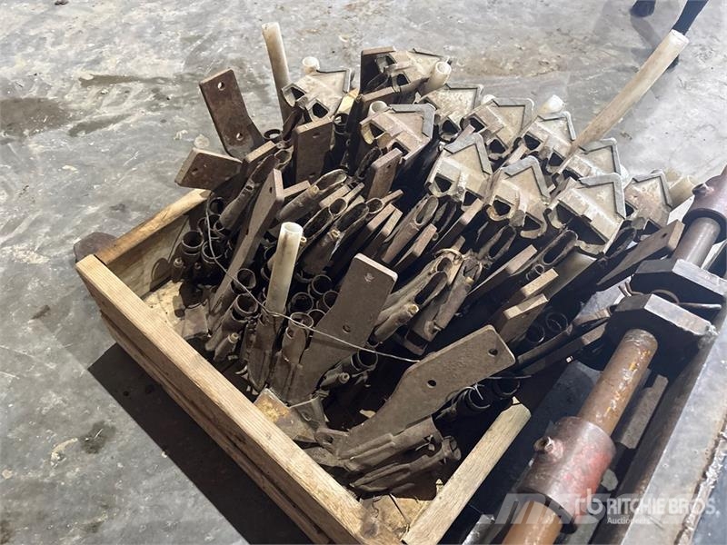  Quantity of (50) 4 in Paired Row Drill Openers Lauksaimniecība- Citi